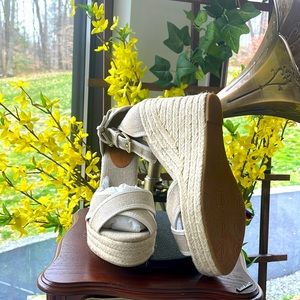 Juicy Couture RORY Sandal SIZE (9)